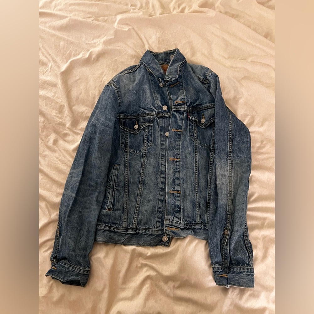 Men’s Levi denim jacket